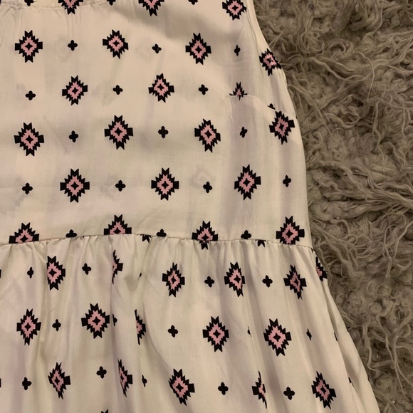 Patterned Dress - Picture 6 of 9